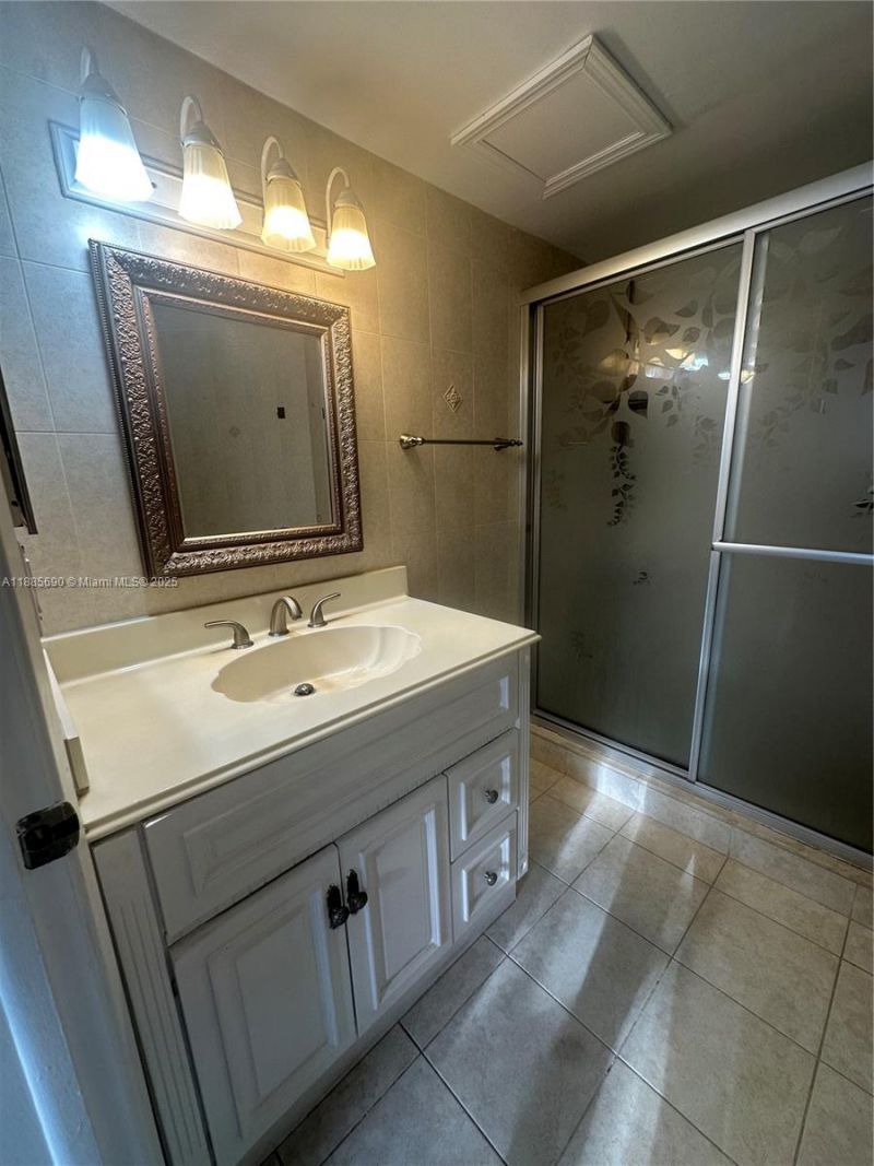 10245 NW 9th St Cir, Unit 111-9, Miami, FL 33172 Photo