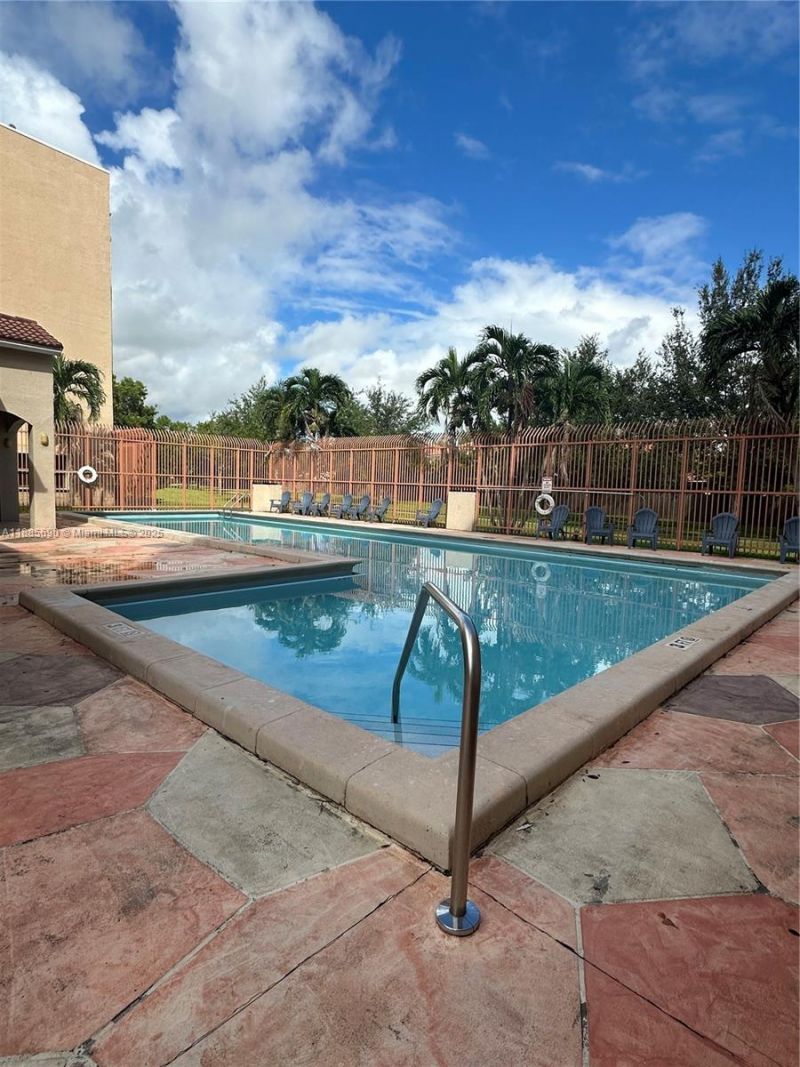 10245 NW 9th St Cir, Unit 111-9, Miami, FL 33172 Photo