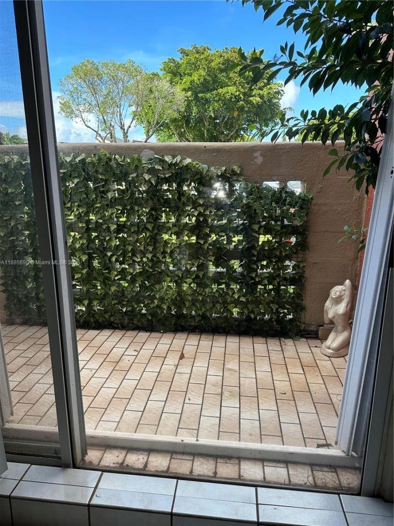 10245 NW 9th St Cir, Unit 111-9, Miami, FL 33172 Photo