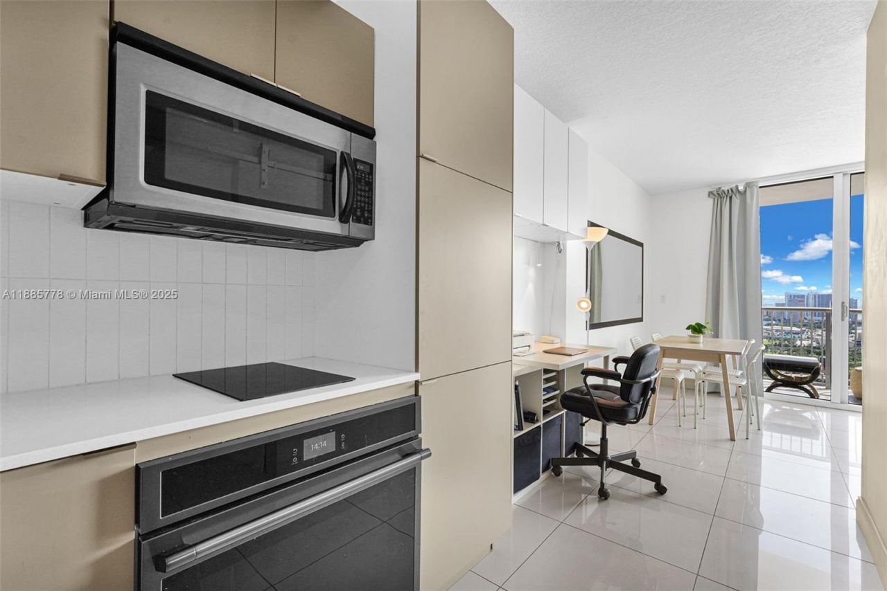 1750 N Bayshore Dr, Unit 3708, Miami, FL 33132 Photo