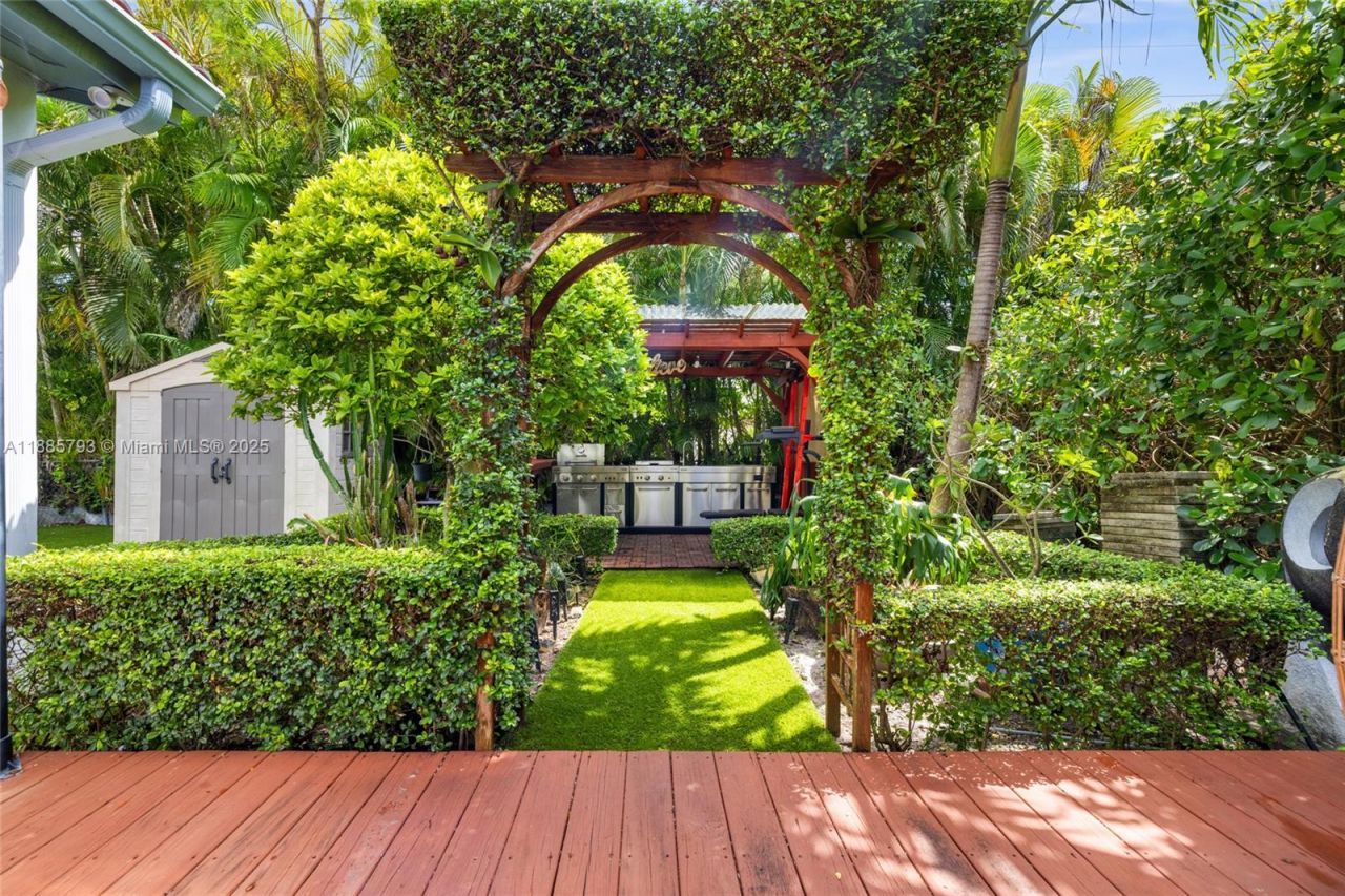 2121 Red Rd, Coral Gables, FL 33155 Photo