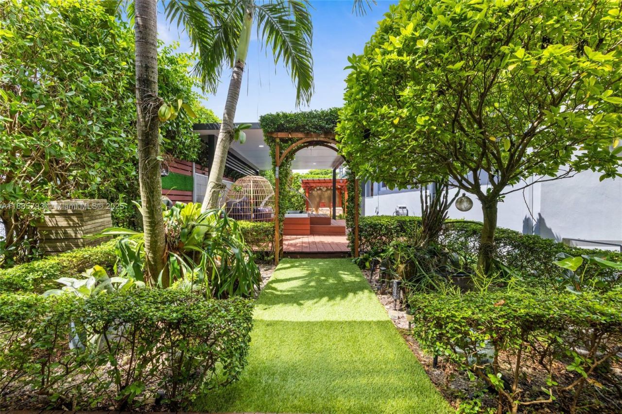 2121 Red Rd, Coral Gables, FL 33155 Photo