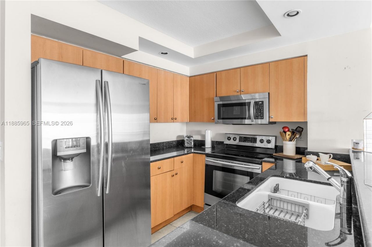 6917 Collins Ave, Unit 1505, Miami Beach, FL 33141 Photo