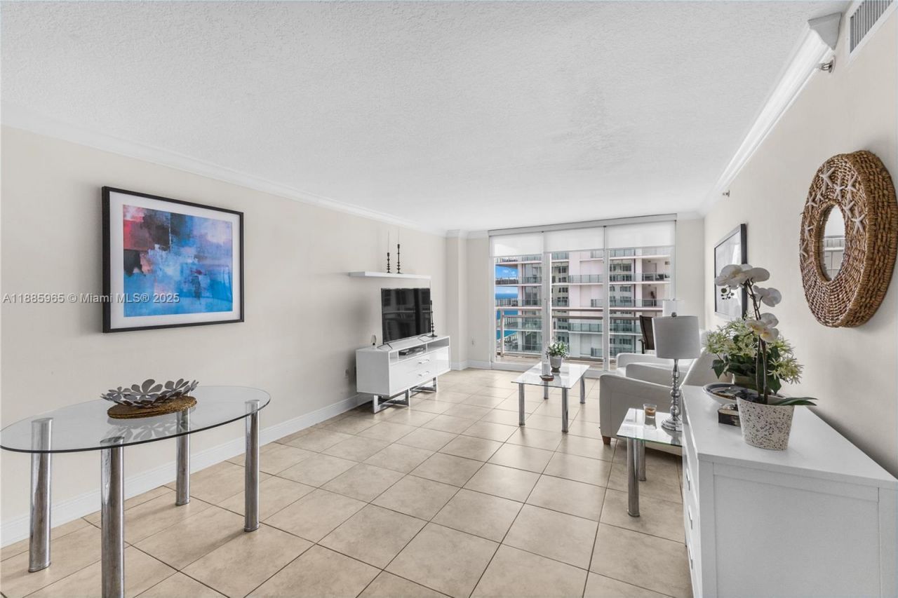 6917 Collins Ave, Unit 1505, Miami Beach, FL 33141 Photo