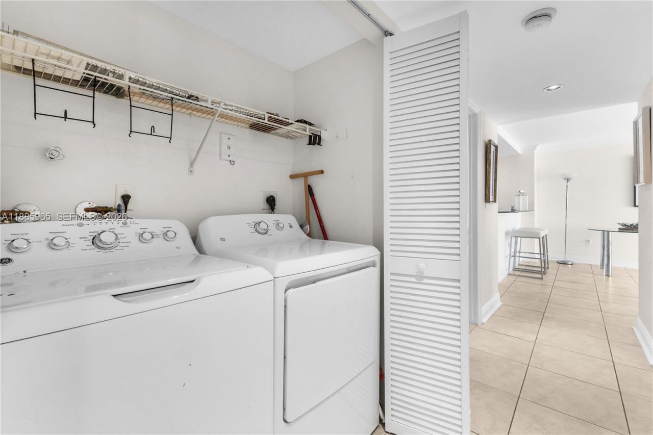 6917 Collins Ave, Unit 1505, Miami Beach, FL 33141 Photo