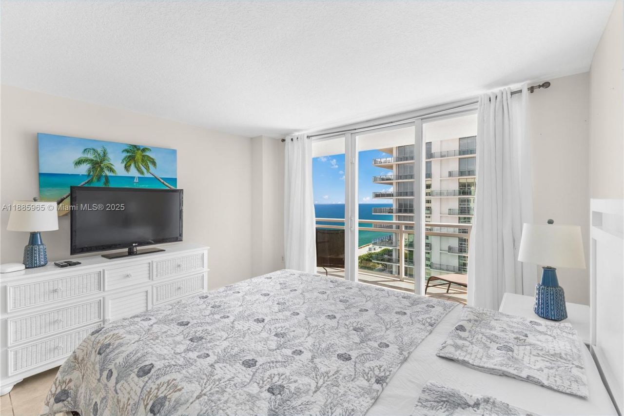 6917 Collins Ave, Unit 1505, Miami Beach, FL 33141 Photo
