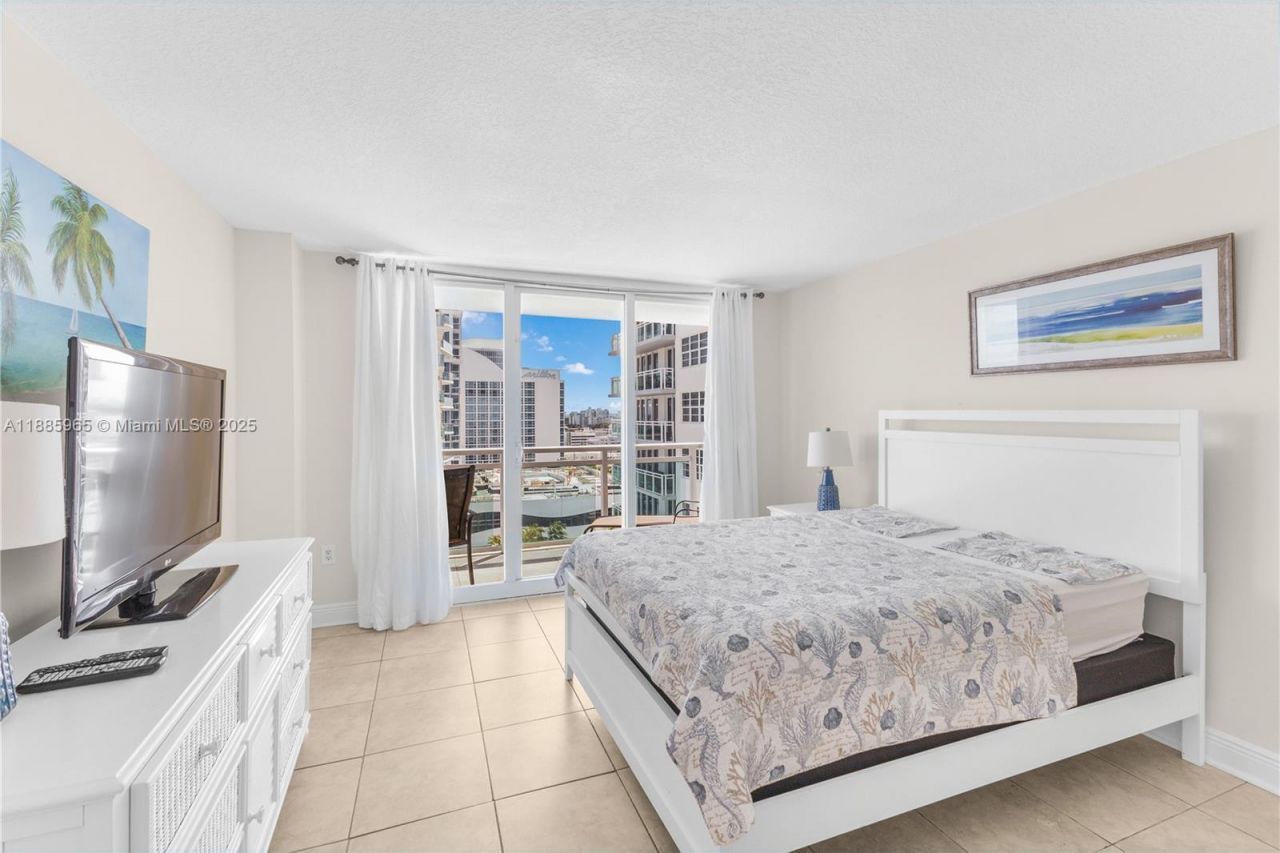 6917 Collins Ave, Unit 1505, Miami Beach, FL 33141 Photo