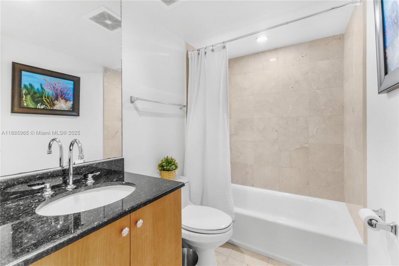 6917 Collins Ave, Unit 1505, Miami Beach, FL 33141 Photo