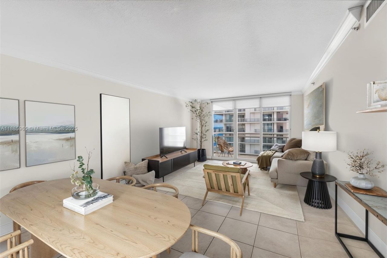 6917 Collins Ave, Unit 1505, Miami Beach, FL 33141 Photo