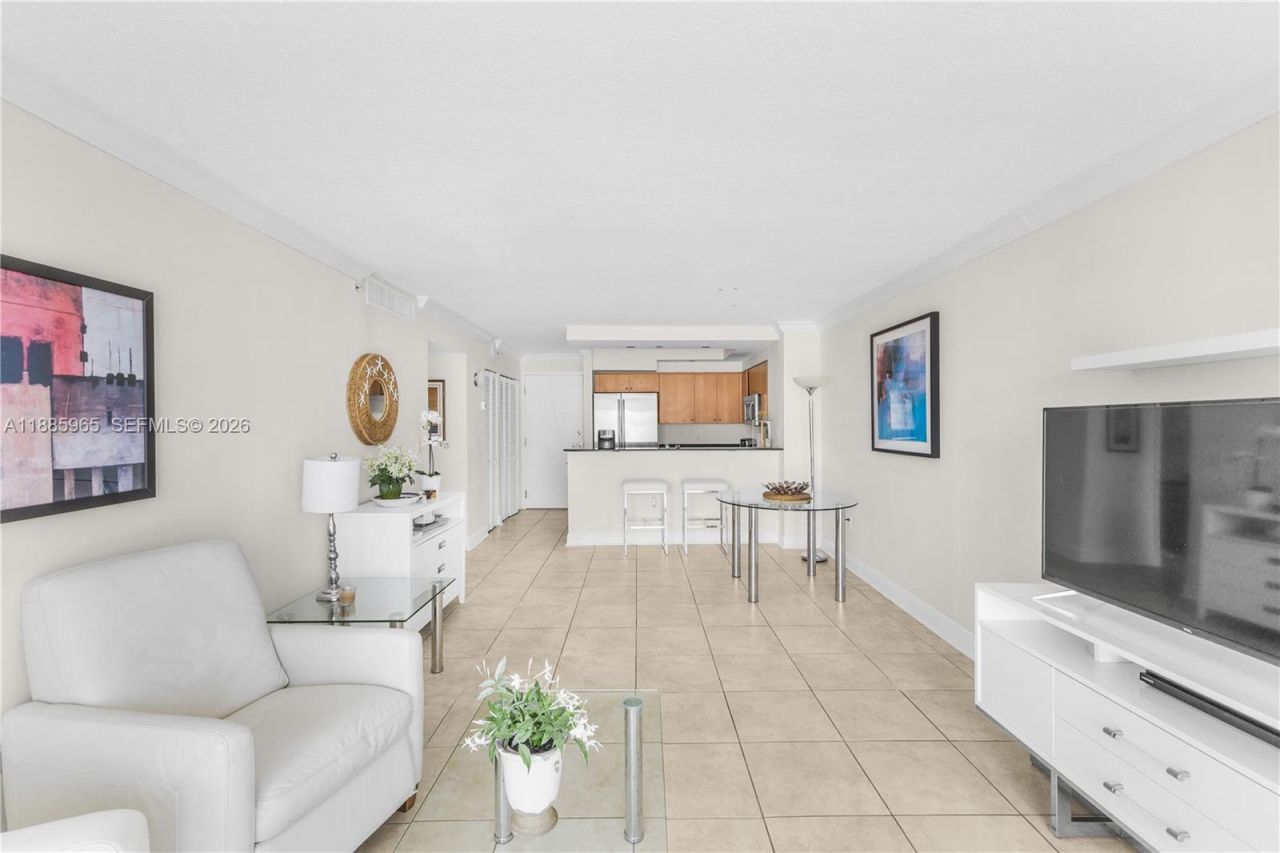 6917 Collins Ave, Unit 1505, Miami Beach, FL 33141 Photo