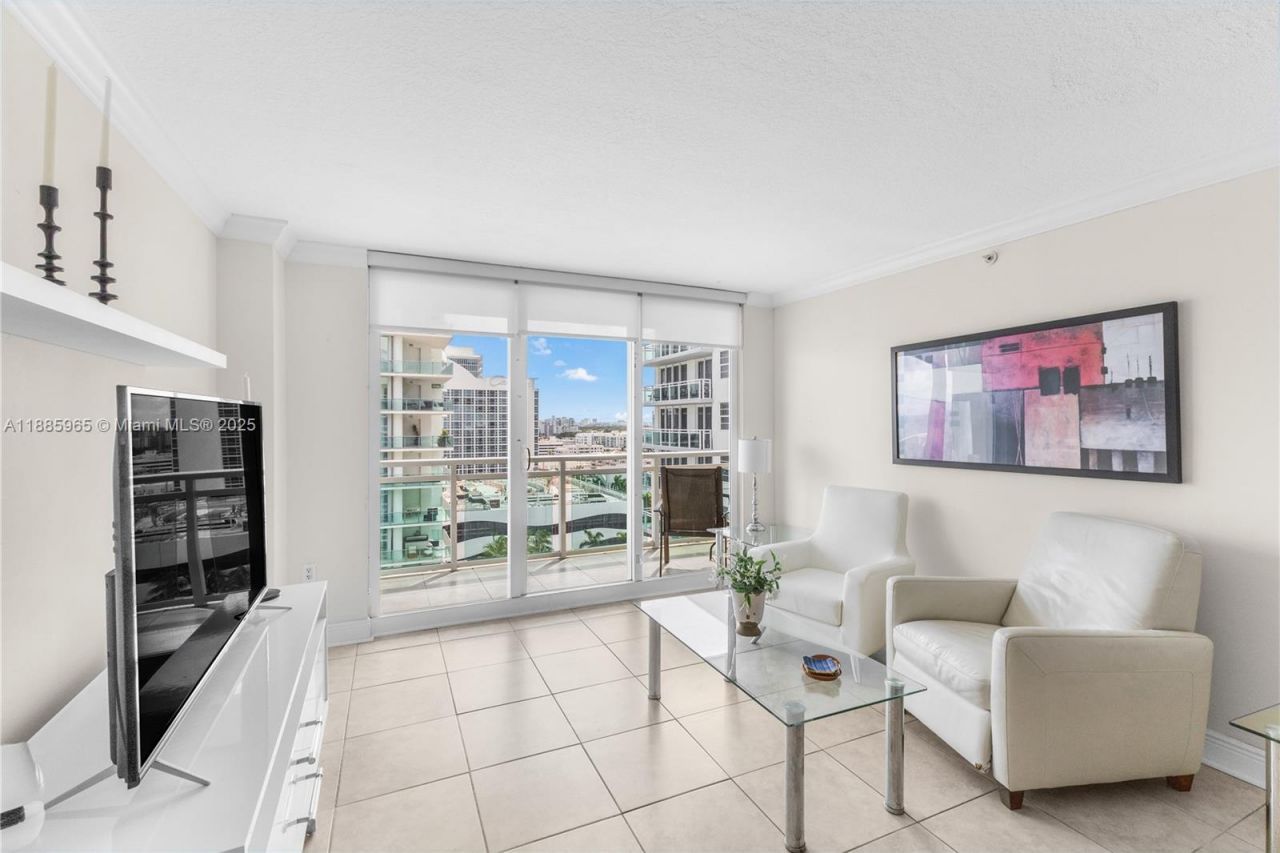 6917 Collins Ave, Unit 1505, Miami Beach, FL 33141 Photo