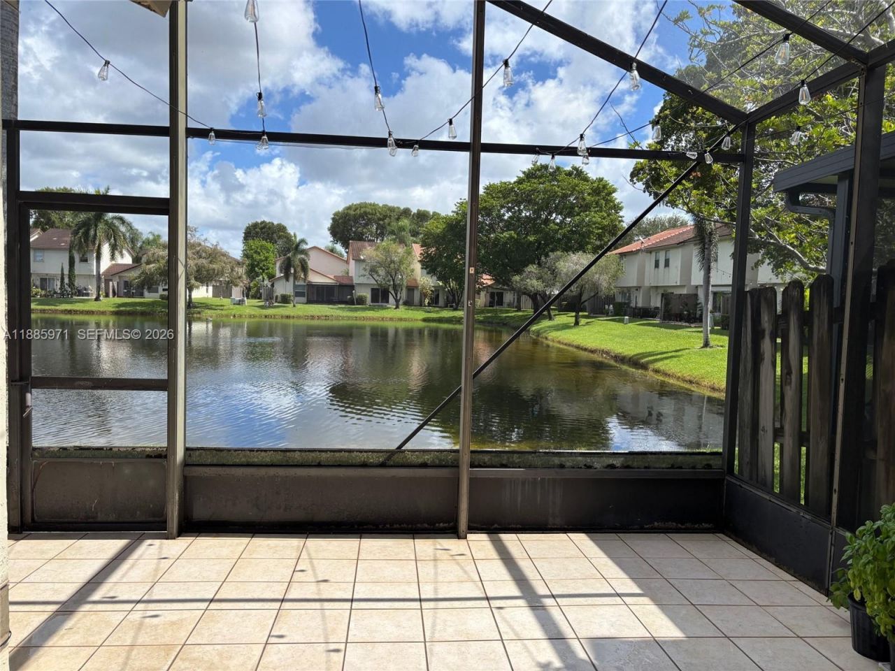 317 NW 109th Ave, Pembroke Pines, FL 33026 Photo