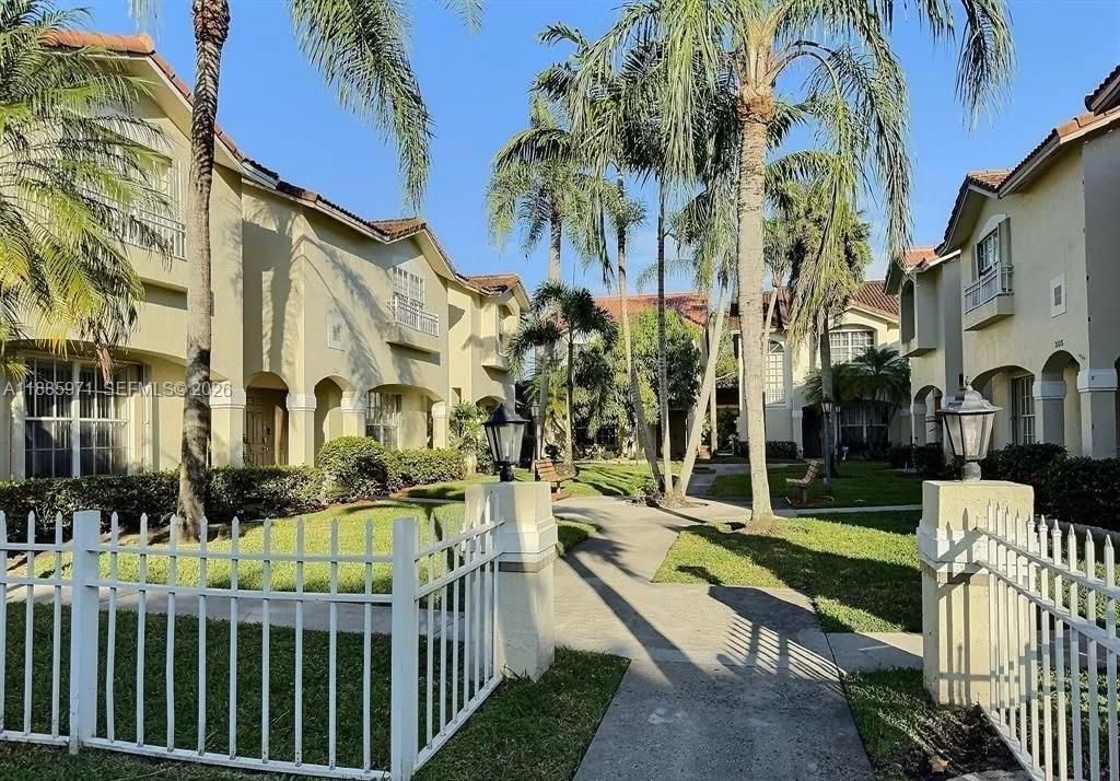 317 NW 109th Ave, Pembroke Pines, FL 33026 Photo