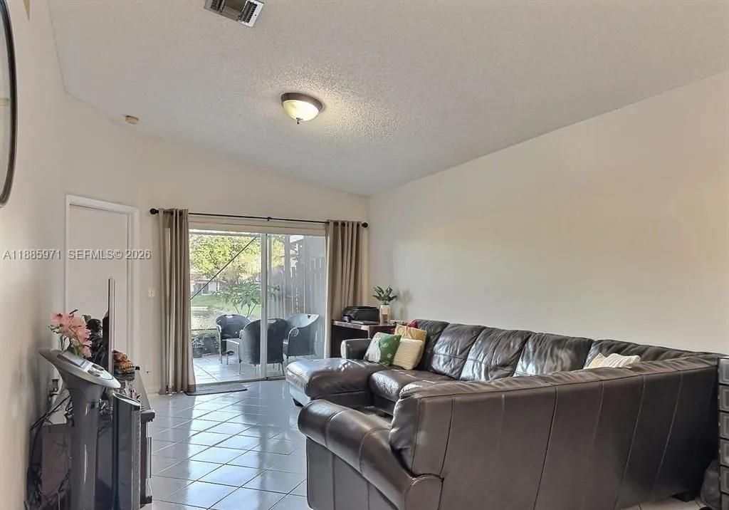 317 NW 109th Ave, Pembroke Pines, FL 33026 Photo