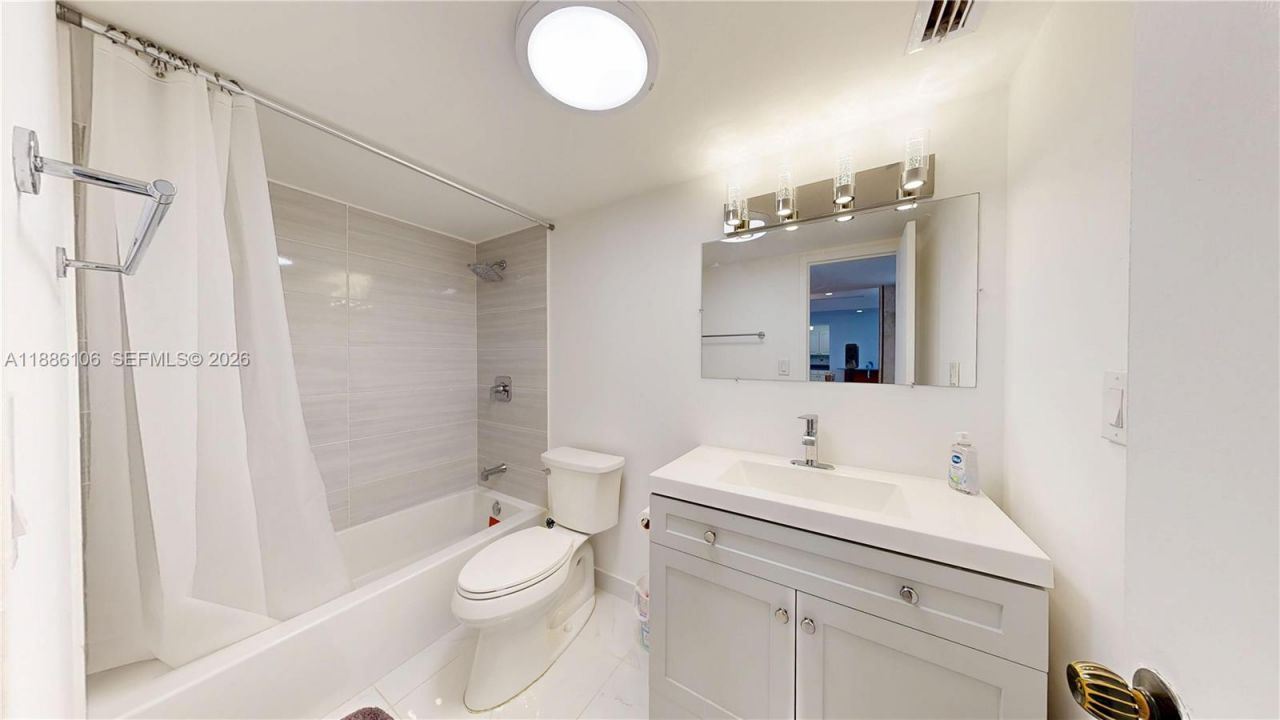 3140 S Ocean Dr, Unit 2106, Hallandale Beach, FL 33009 Photo