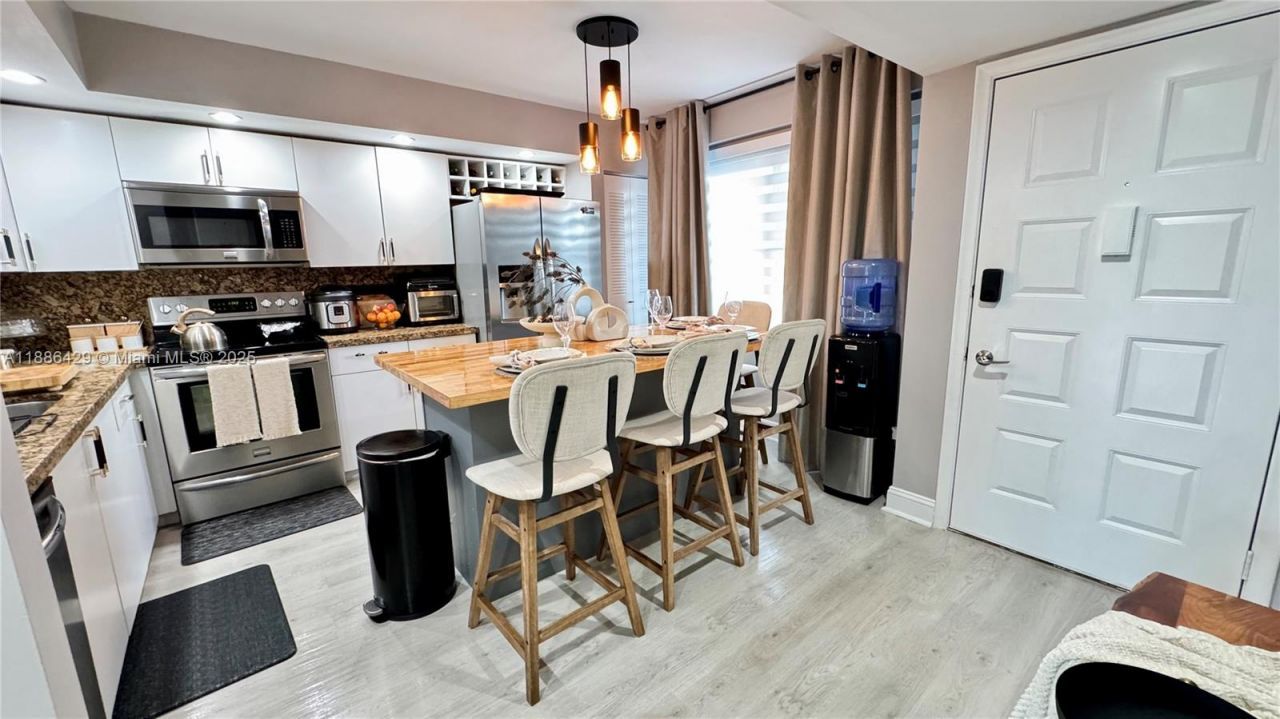 300 SW 130th Ter, Unit 407B, Pembroke Pines, FL 33027 Photo