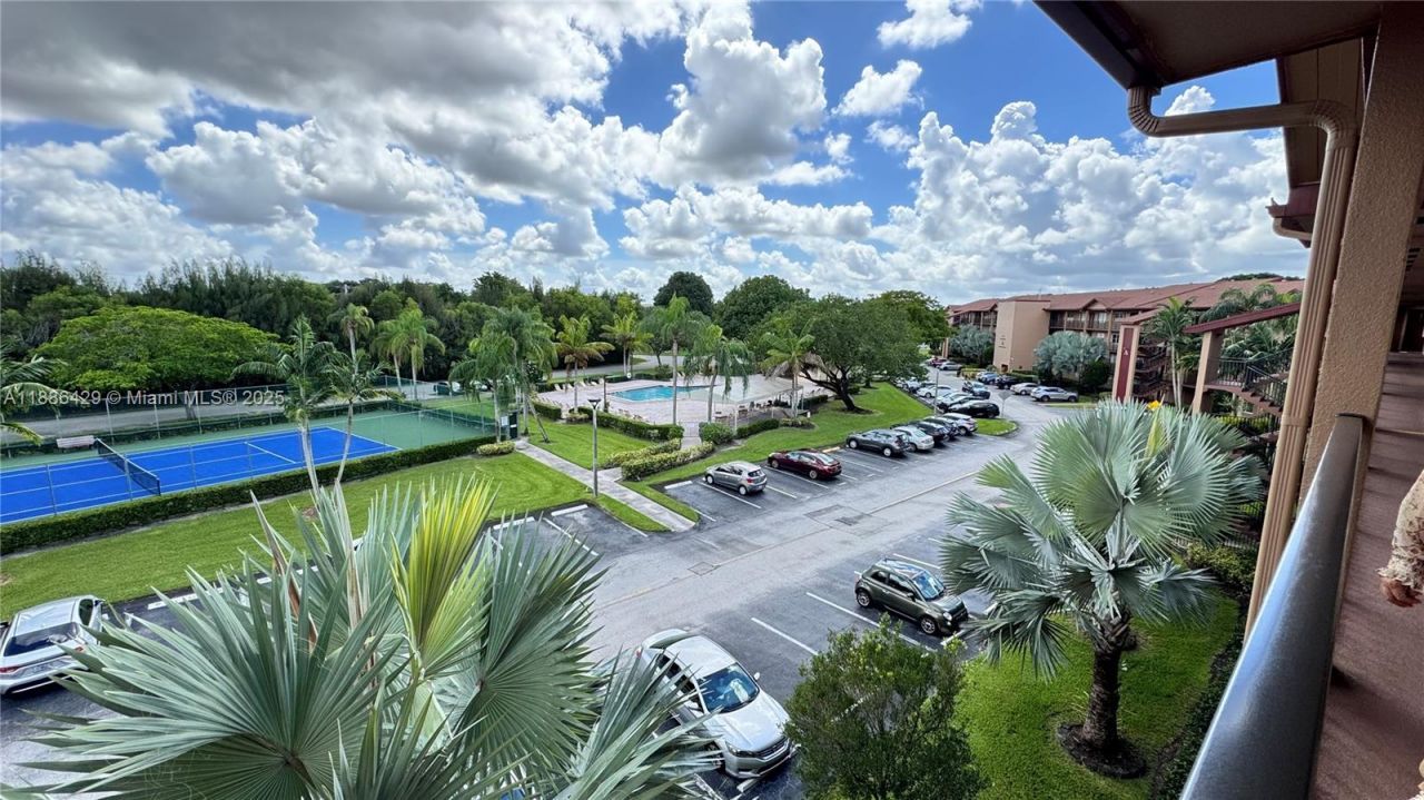300 SW 130th Ter, Unit 407B, Pembroke Pines, FL 33027 Photo