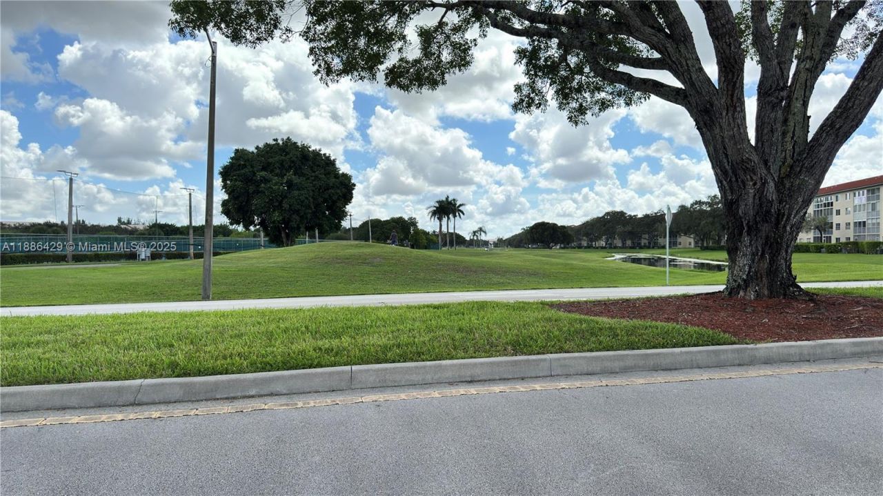 300 SW 130th Ter, Unit 407B, Pembroke Pines, FL 33027 Photo