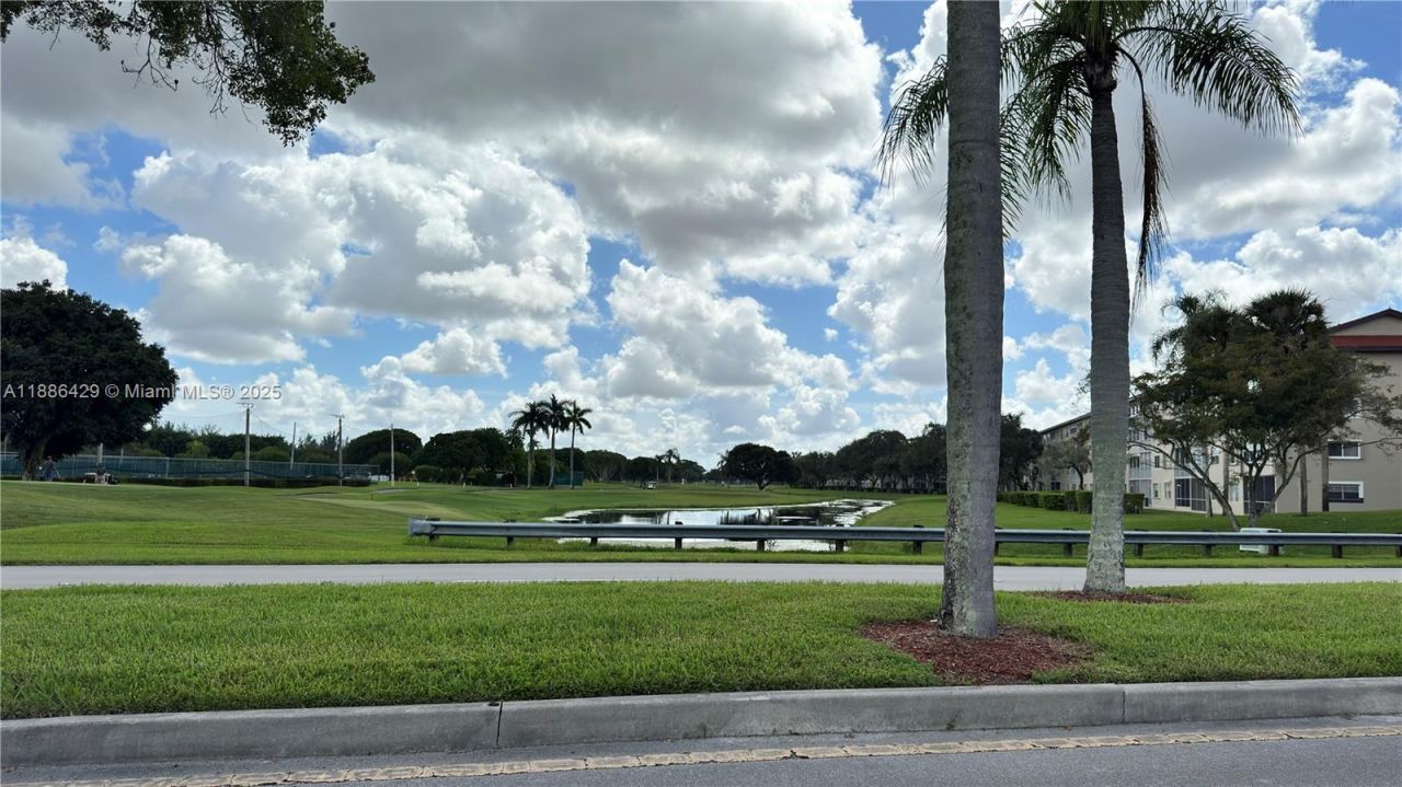 300 SW 130th Ter, Unit 407B, Pembroke Pines, FL 33027 Photo