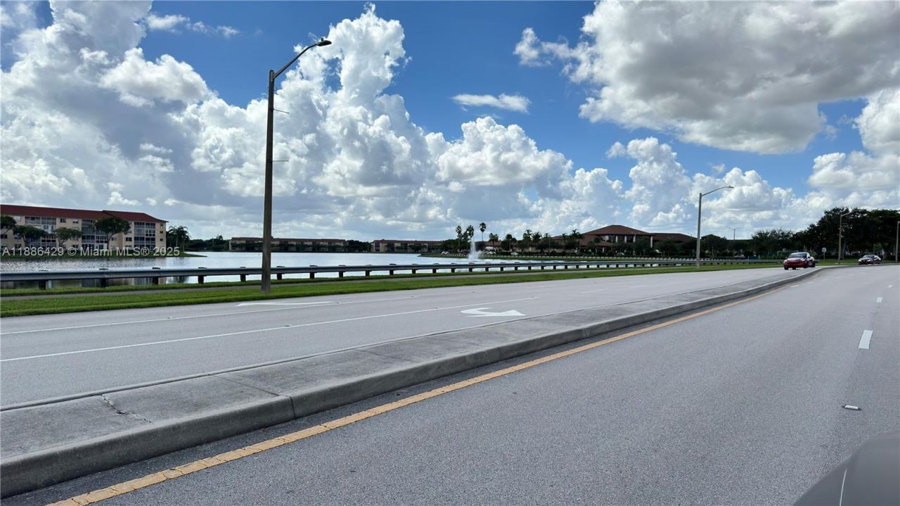 300 SW 130th Ter, Unit 407B, Pembroke Pines, FL 33027 Photo