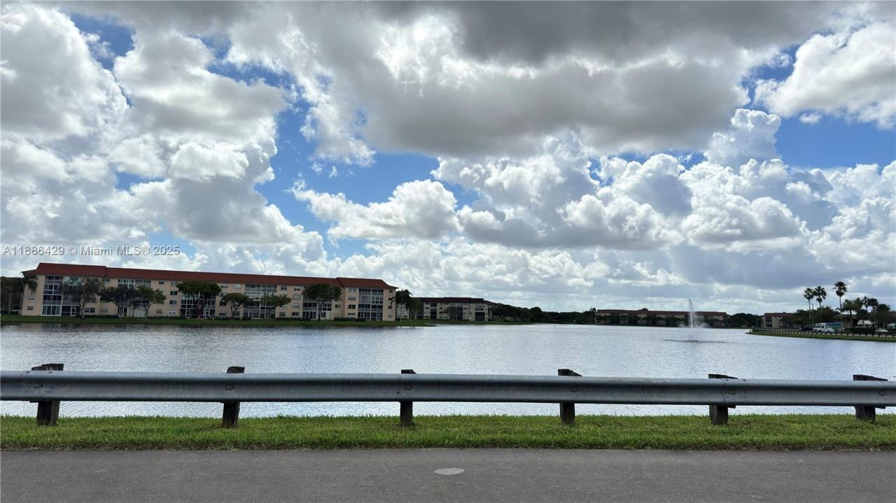 300 SW 130th Ter, Unit 407B, Pembroke Pines, FL 33027 Photo