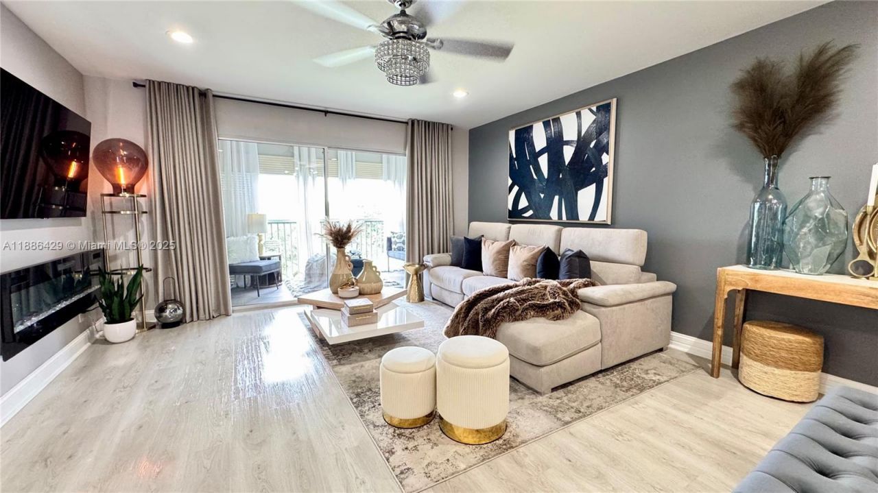 300 SW 130th Ter, Unit 407B, Pembroke Pines, FL 33027 Photo