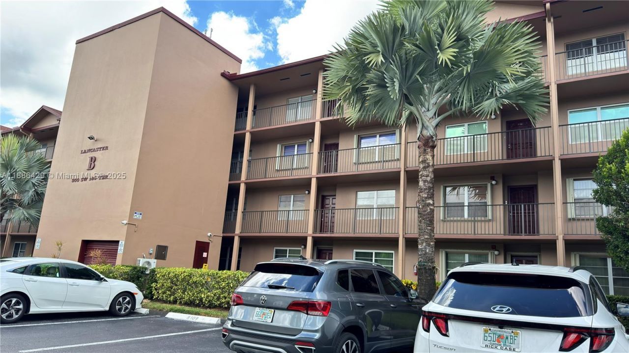 300 SW 130th Ter, Unit 407B, Pembroke Pines, FL 33027 Photo