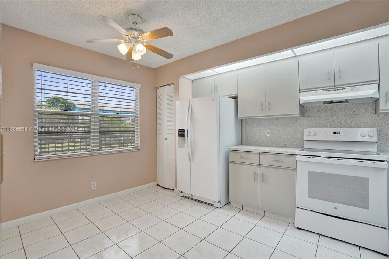 12500 SW 6th St, Unit 203N, Pembroke Pines, FL 33027 Photo