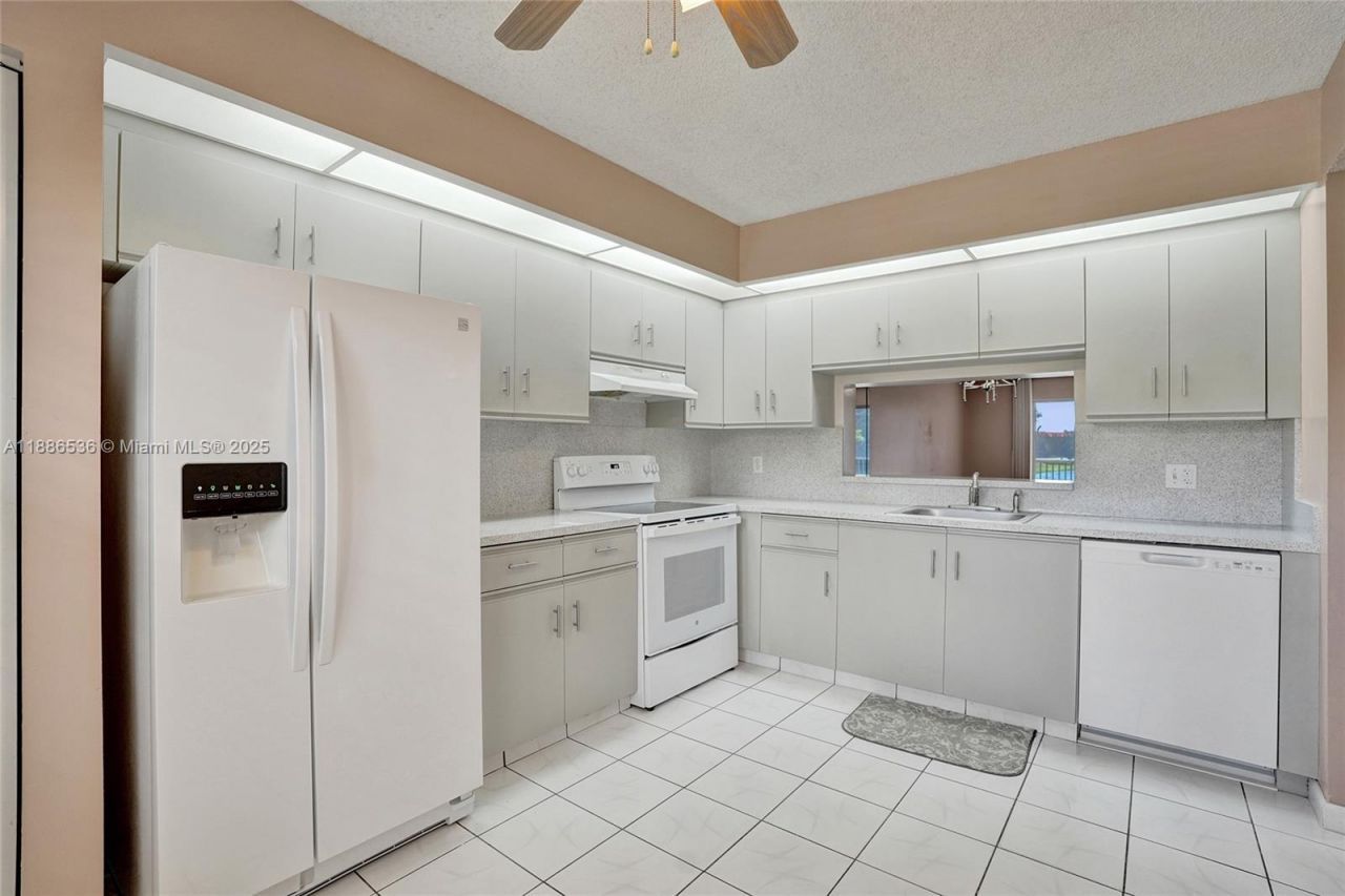 12500 SW 6th St, Unit 203N, Pembroke Pines, FL 33027 Photo