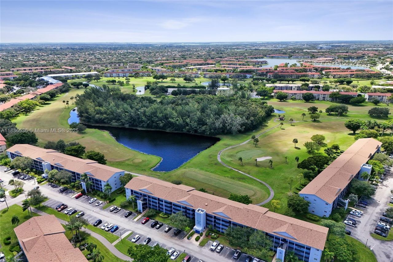 12500 SW 6th St, Unit 203N, Pembroke Pines, FL 33027 Photo