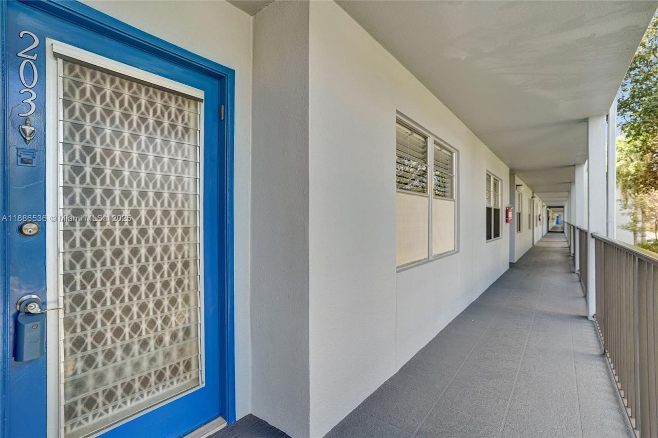 12500 SW 6th St, Unit 203N, Pembroke Pines, FL 33027 Photo