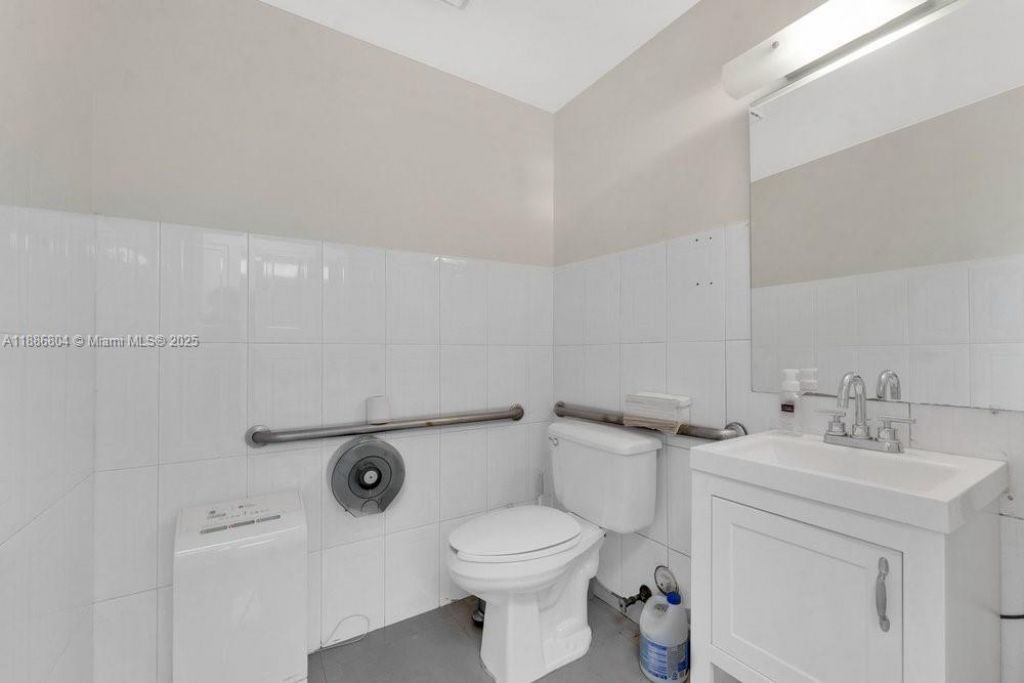 2201 NW 102nd Pl, Unit 4A, Doral, FL 33172 Photo