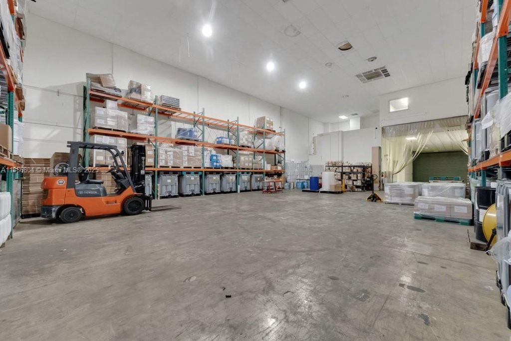 2201 NW 102nd Pl, Unit 4A, Doral, FL 33172 Photo