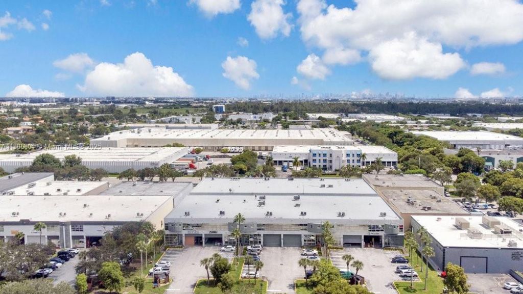 2201 NW 102nd Pl, Unit 4A, Doral, FL 33172 Photo