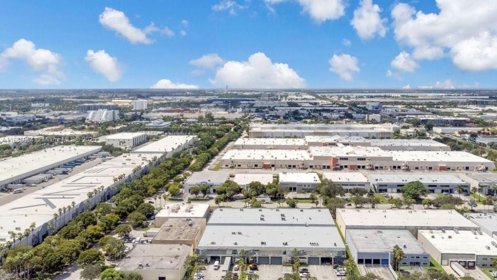 2201 NW 102nd Pl, Unit 4A, Doral, FL 33172 Photo