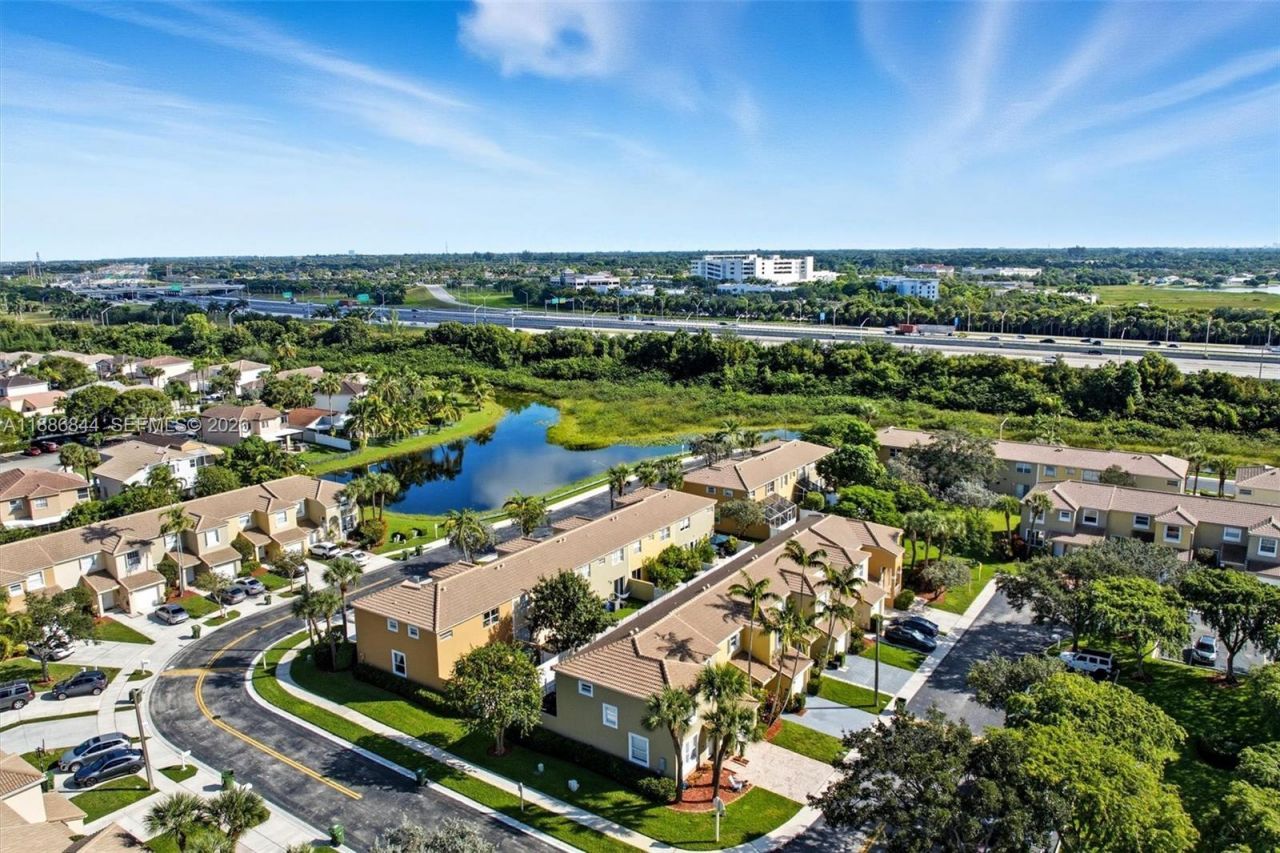 15462 NW 14th Ct, Pembroke Pines, FL 33028 Photo