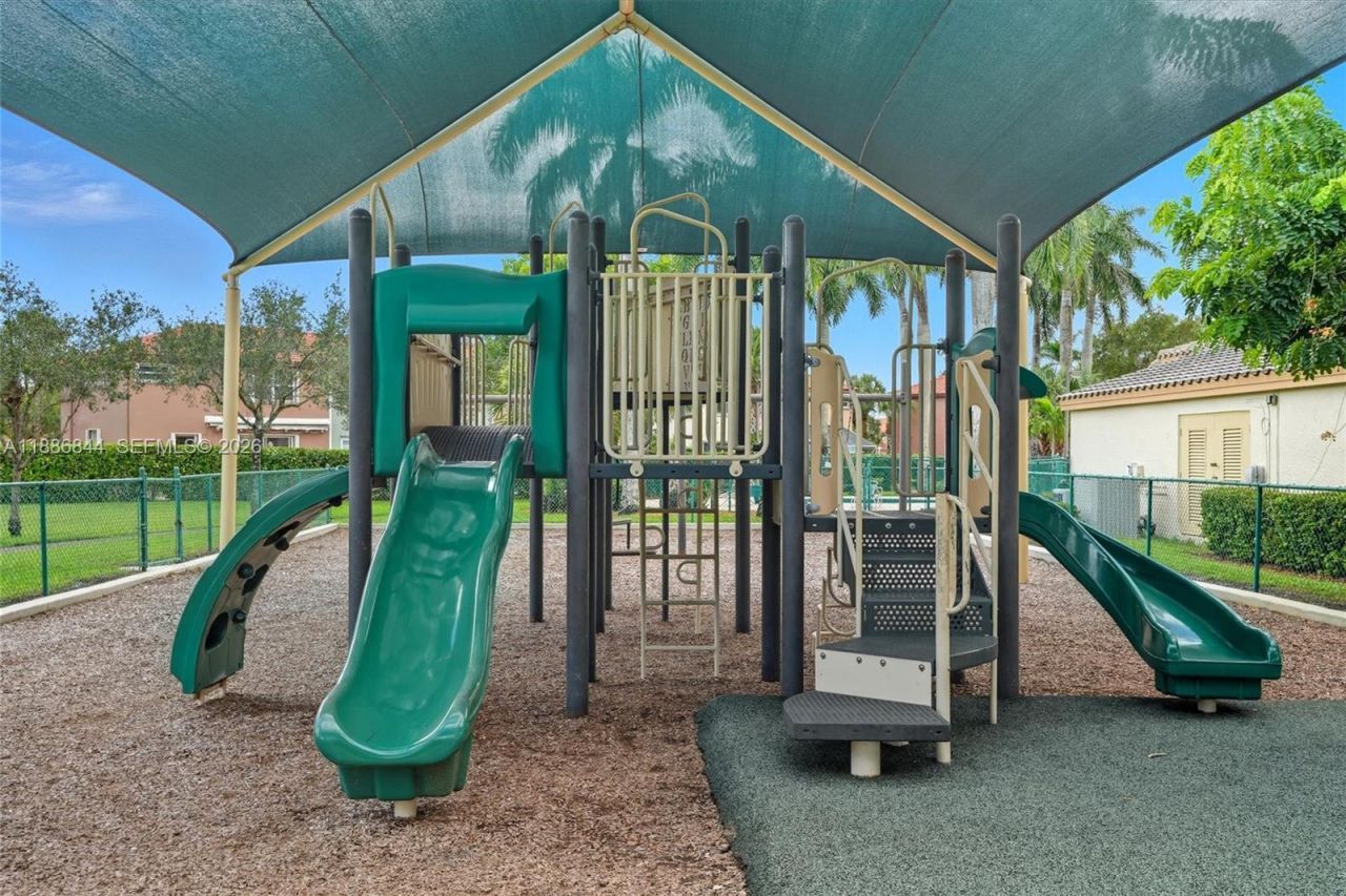 15462 NW 14th Ct, Pembroke Pines, FL 33028 Photo