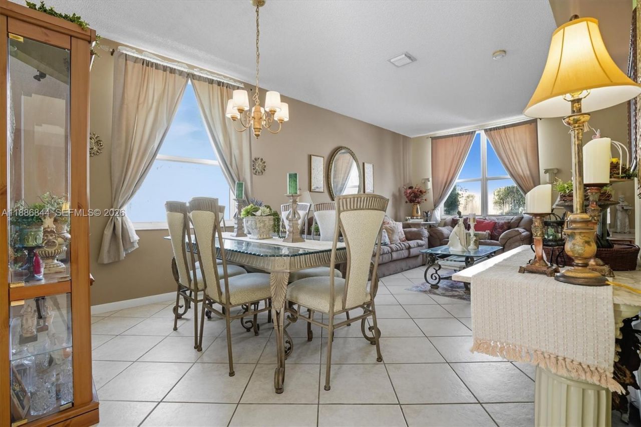 15462 NW 14th Ct, Pembroke Pines, FL 33028 Photo