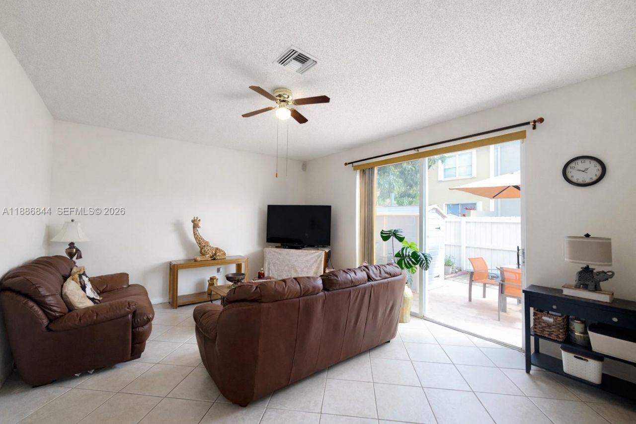 15462 NW 14th Ct, Pembroke Pines, FL 33028 Photo