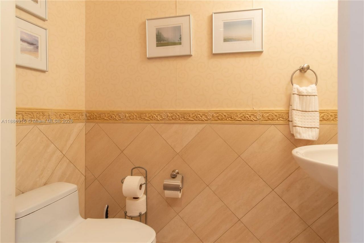 21050 Point Pl, Unit 2203, Aventura, FL 33180 Photo