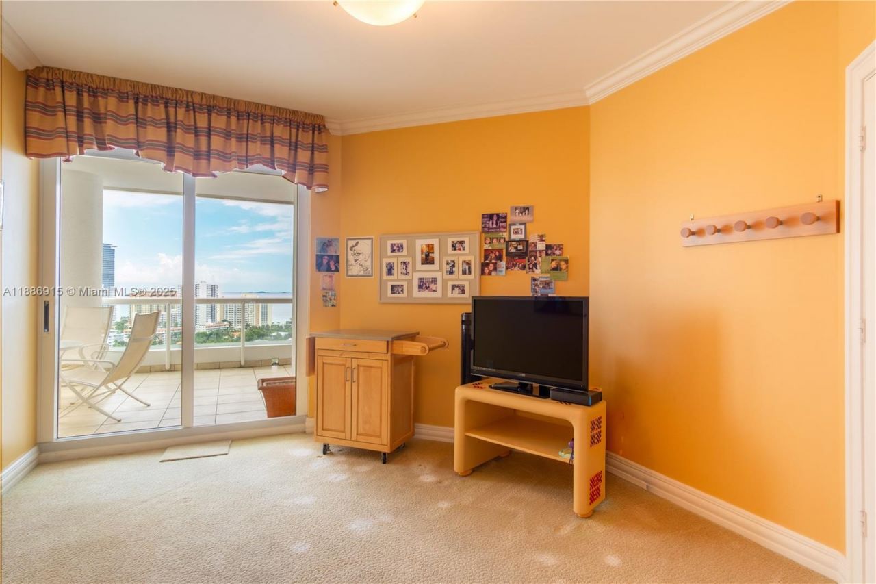 21050 Point Pl, Unit 2203, Aventura, FL 33180 Photo