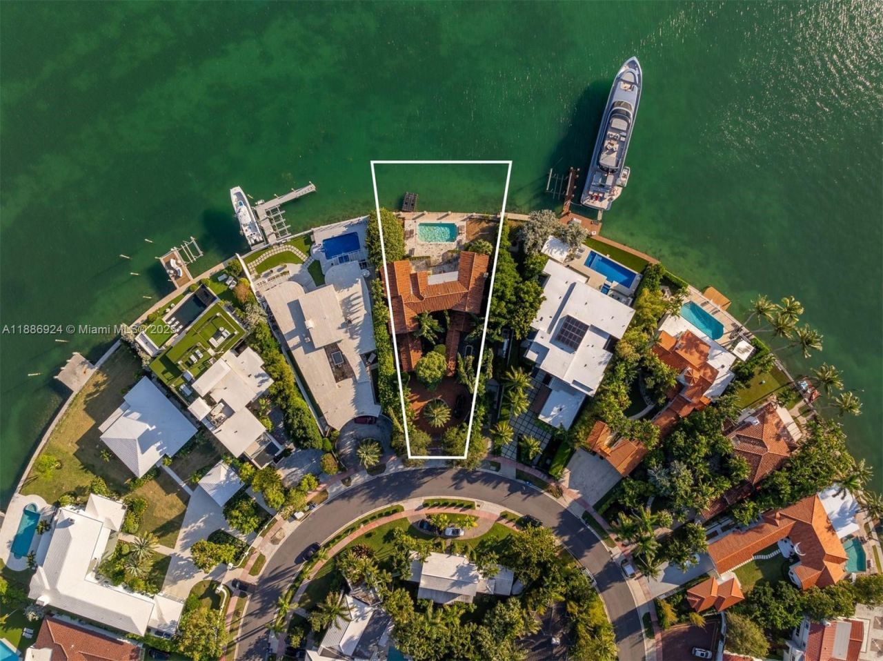 11 E Rivo Alto Dr, Miami Beach, FL 33139 Photo