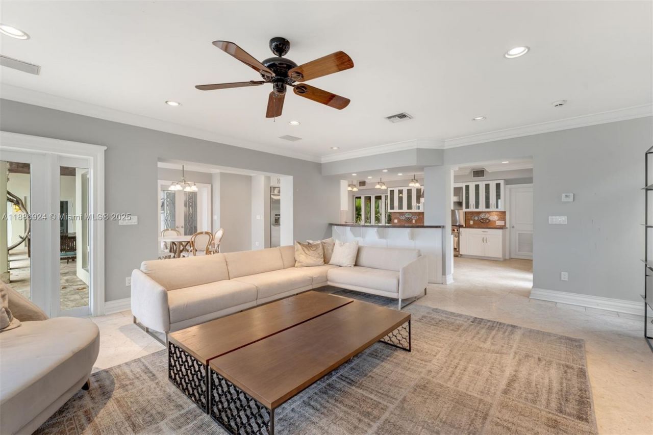 11 E Rivo Alto Dr, Miami Beach, FL 33139 Photo