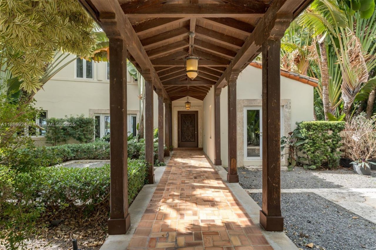 11 E Rivo Alto Dr, Miami Beach, FL 33139 Photo