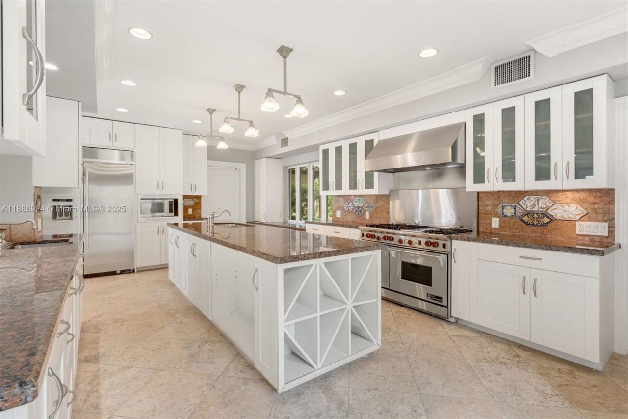 11 E Rivo Alto Dr, Miami Beach, FL 33139 Photo