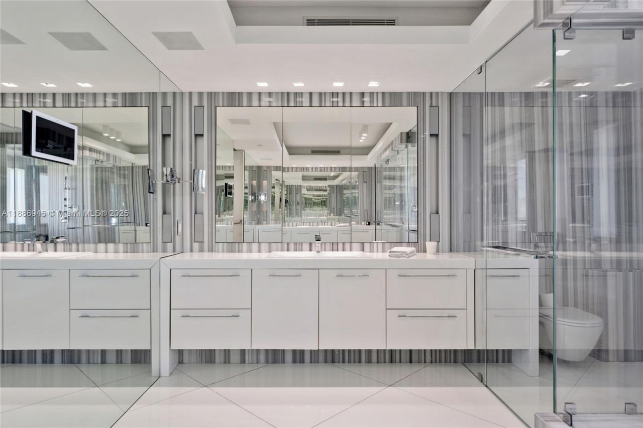 791 Crandon Blvd, Unit 1408, Key Biscayne, FL 33149 Photo