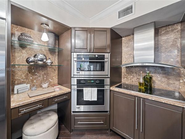 19195 NE 36th Ct, Unit 2304, Aventura, FL 33180