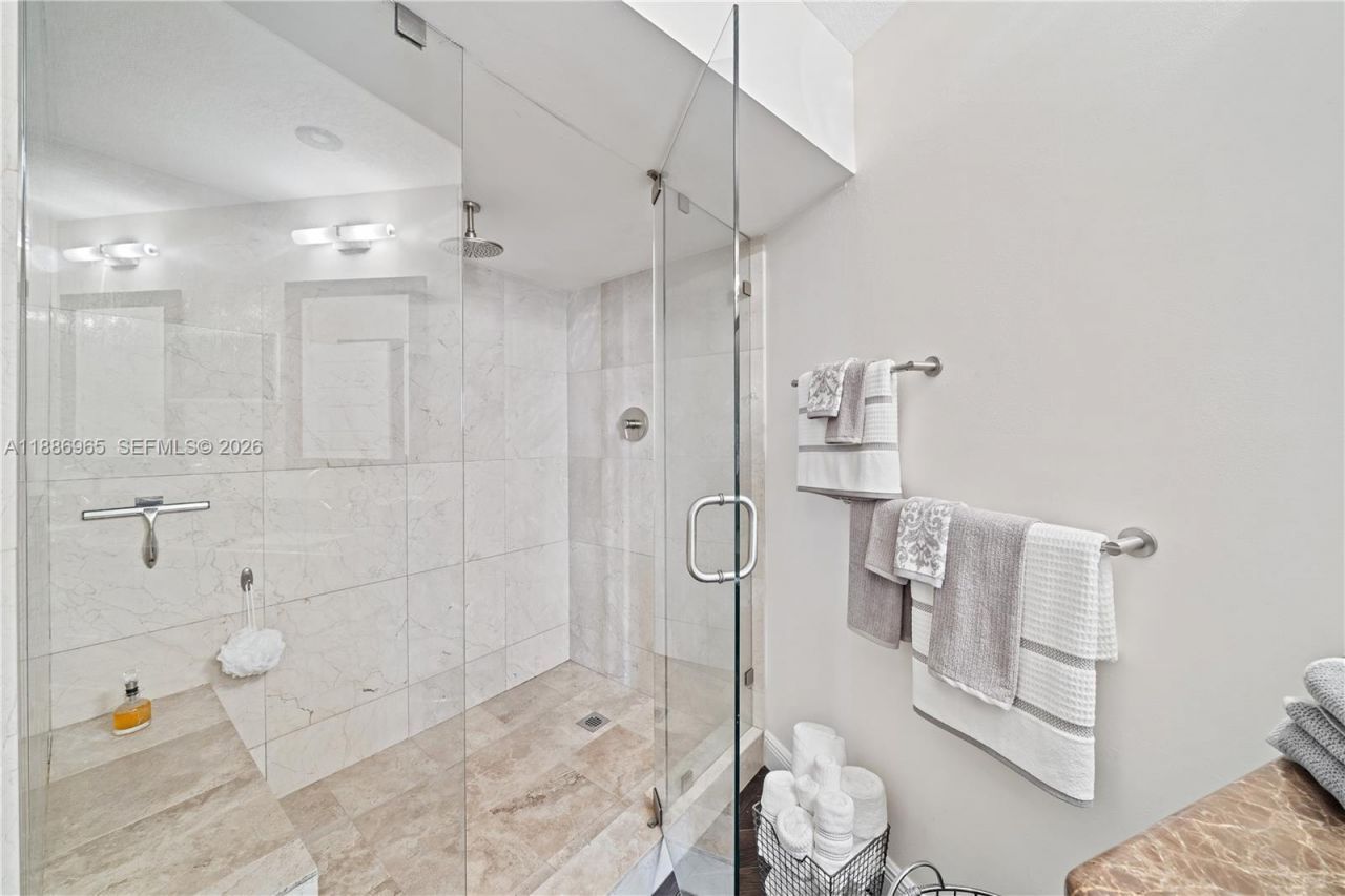 19195 NE 36th Ct, Unit 2304, Aventura, FL 33180 Photo