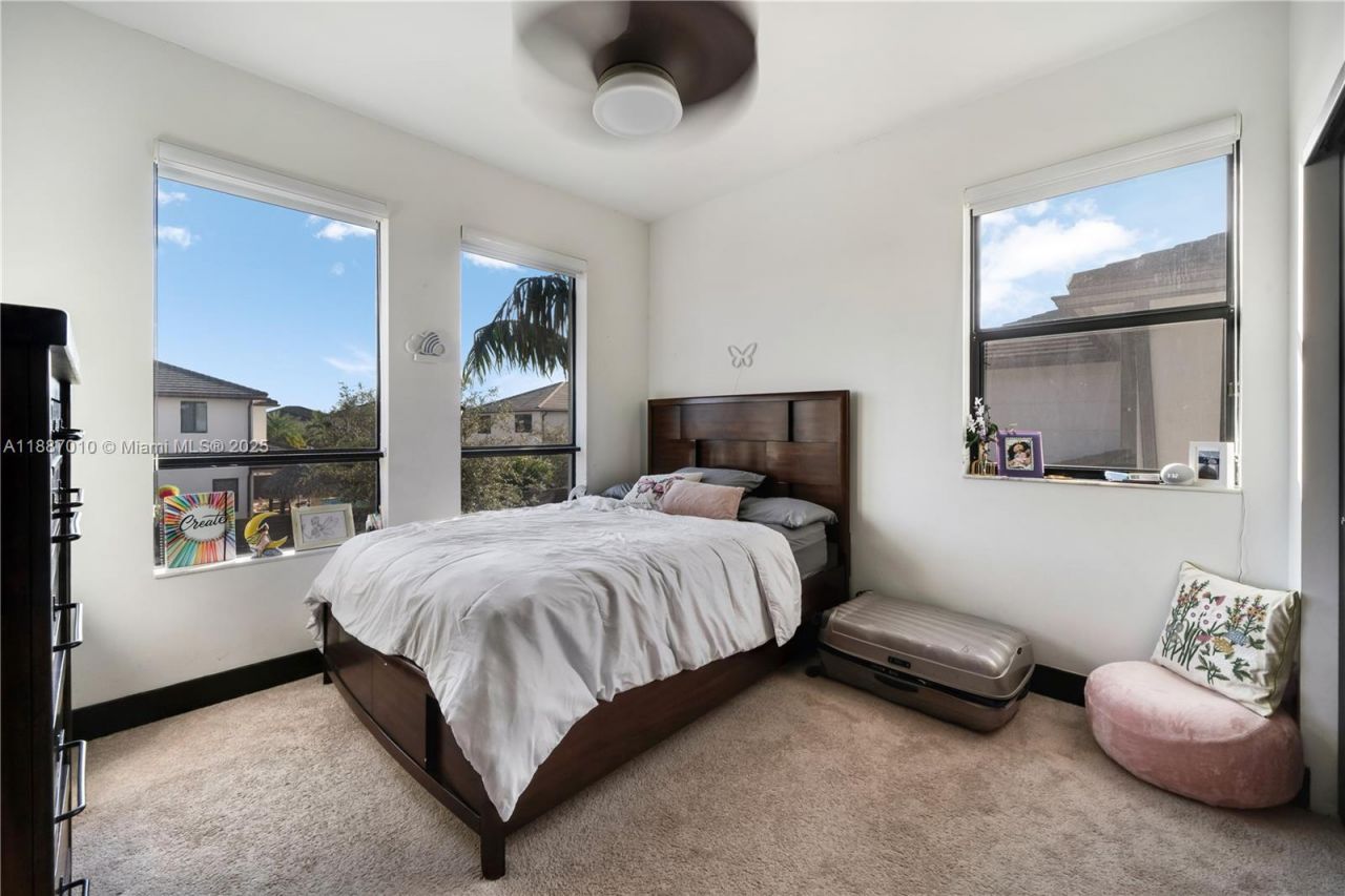 16065 SW 136th Ter, Miami, FL 33196 Photo