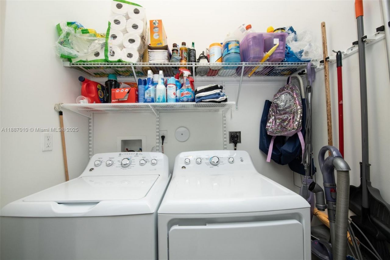 16065 SW 136th Ter, Miami, FL 33196 Photo